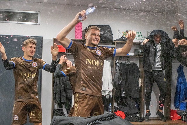 他在反思和 他在反思和